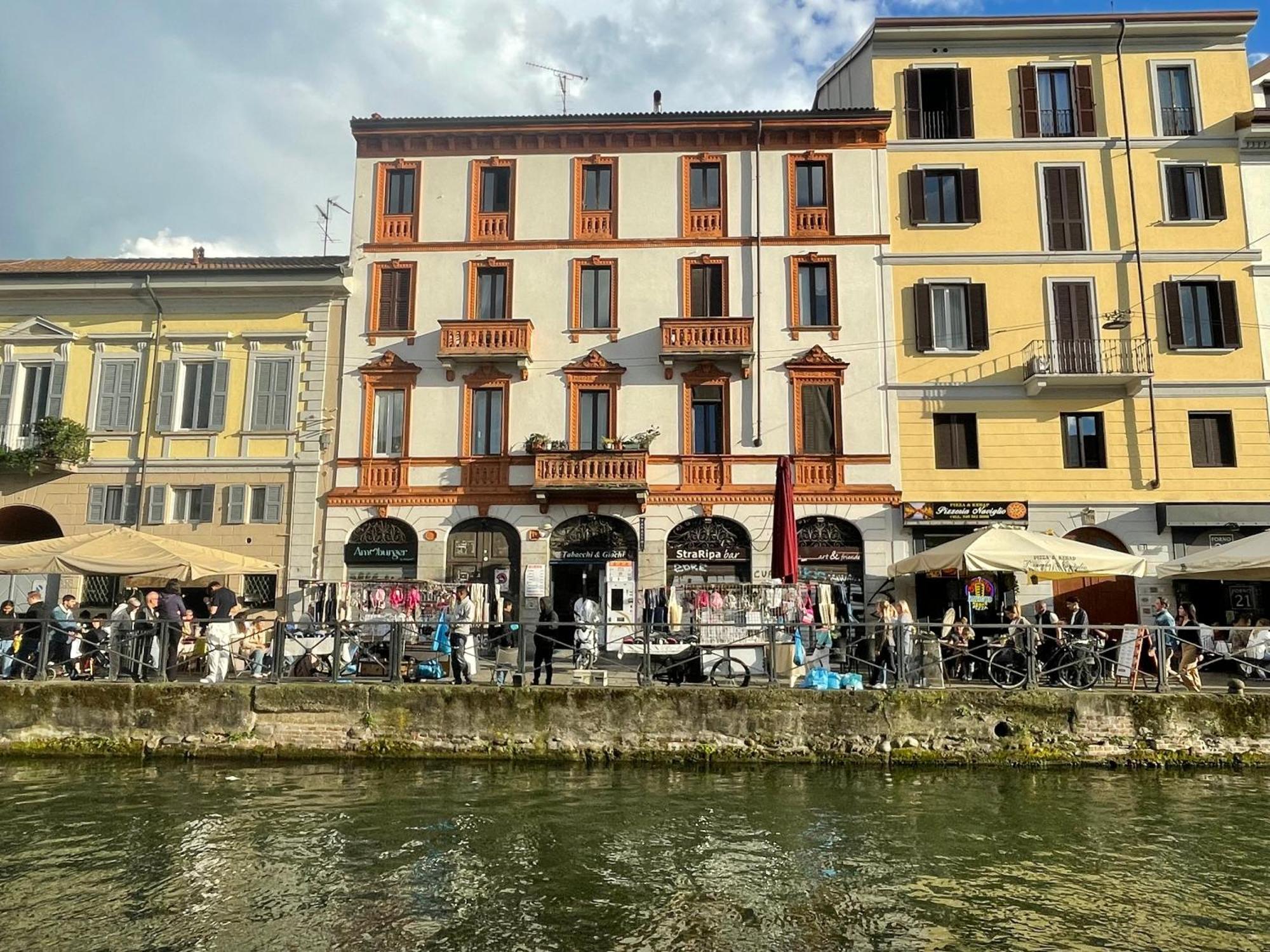 Antica Corte Navigli-Darsena Милано Стая снимка